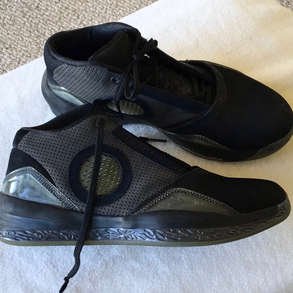 NIKE JORDAN YOUTH 2010, SIZE 6.5 GREAT SHAPE USED - Picture 2 of 5